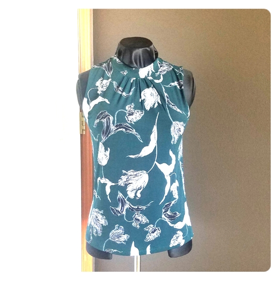 Banana Republic Tops - NWOT Banana Republic Sz Small High Neck Blouse